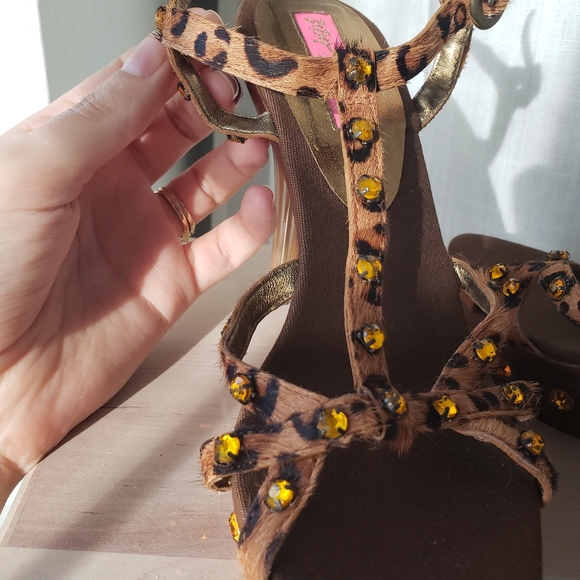 SOLD Betsey Johnson T Strap Calf Hair Leopard Pump with Rhinestones and Wood 5.5 - Picture 4 of 13